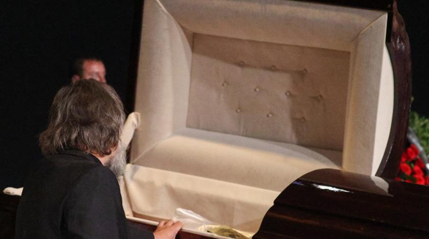 Фото лица Дугиной в гробу вызвало оторопь у публики