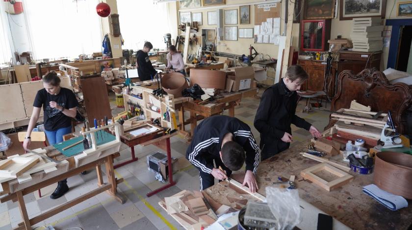 Юным москвичам предлагают открыть в себе талант реставратора