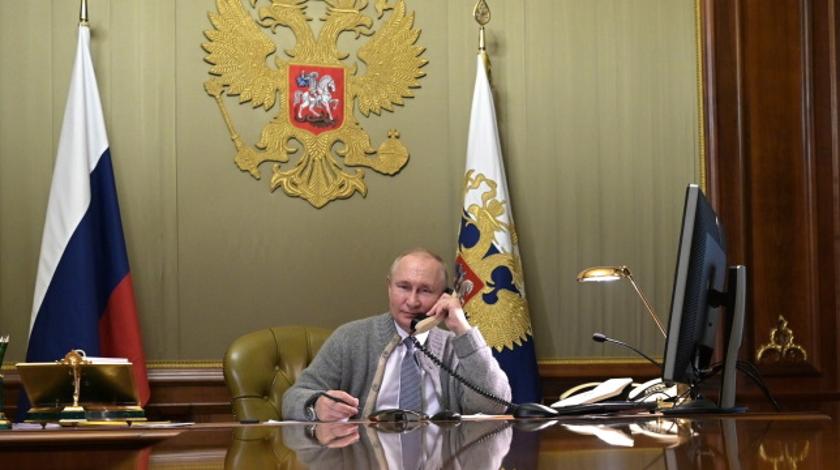 В состоянии шока: Макрона накрыла паника во время беседы с Путиным