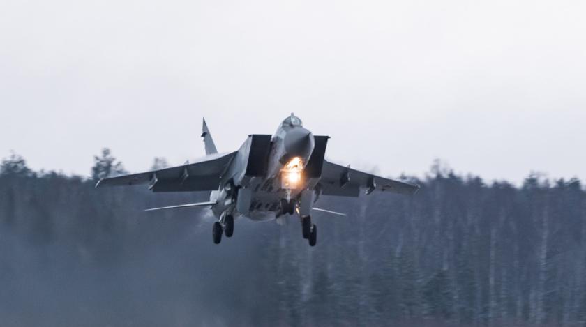 Уничтожает спутники в стратосфере: Запад в шоке от смертоносного МиГ-31