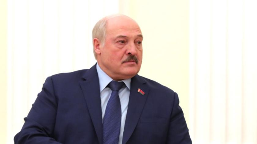 Черный от горя: вид Лукашенко на похоронах Макея вызвал оторопь