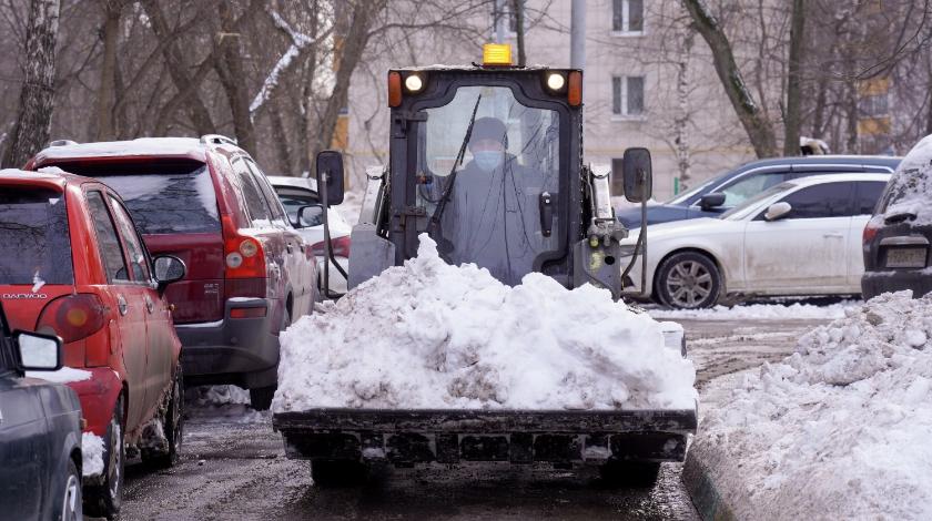 В Москве включили горячую линию по уборке снега и наледи