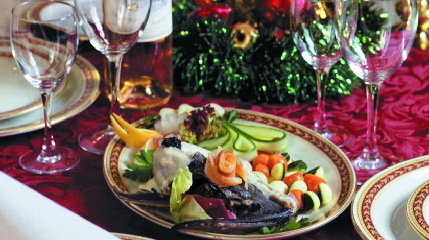 Что делать с излишками новогодних салатов: совет диетолога