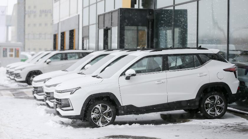Возрожденный завод "Москвич" поставит три тысячи автомобилей для такси и каршеринга - Собянин