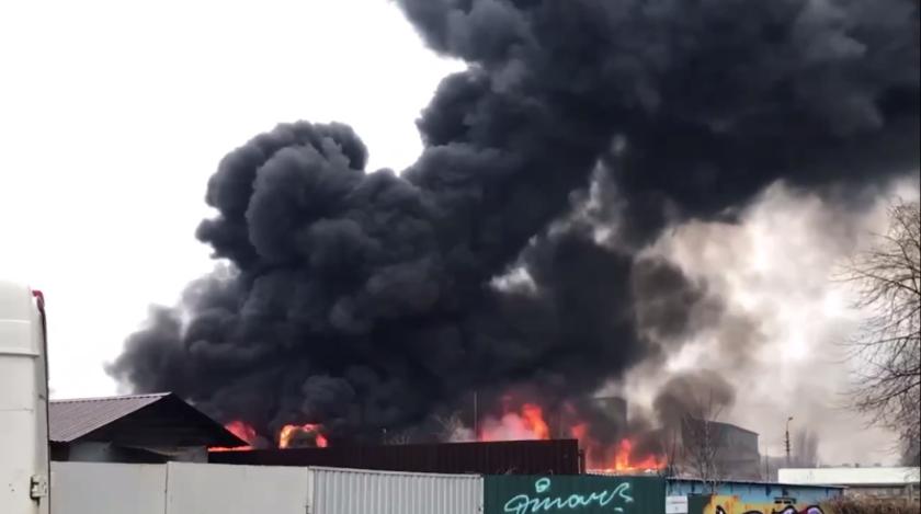 Взрывы и черный дым: что произошло в Киеве после воздушной тревоги