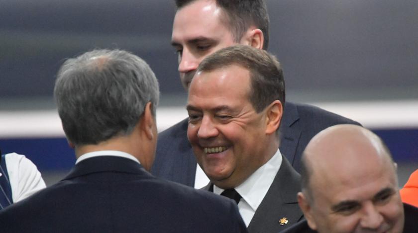Медведев публично поиздевался над Польшей