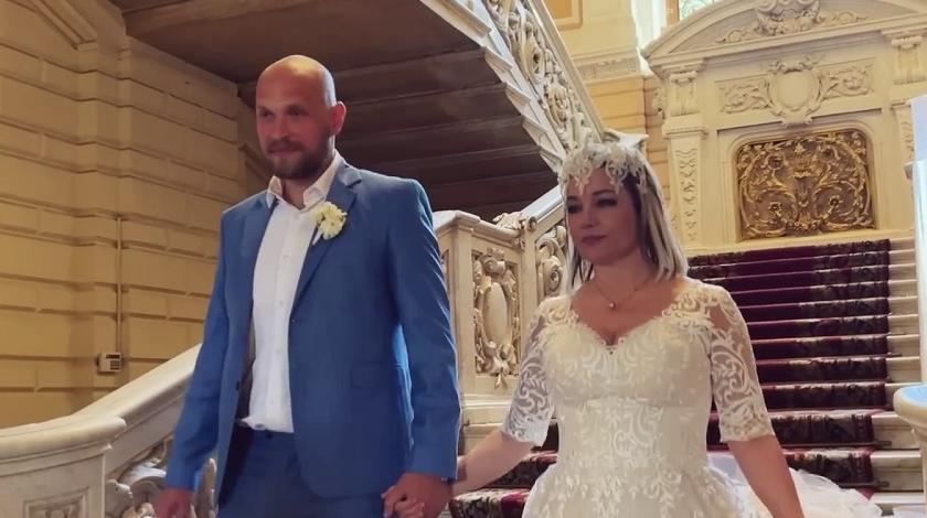 Озвучена вероятная причина мгновенного краха брака Булановой