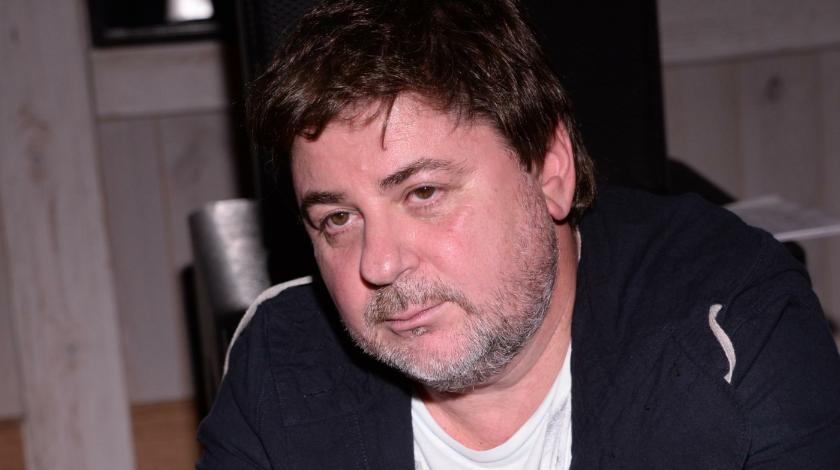 Пышные формы в крошечном бикини: молодая жена Цекало показала полуобнаженное фото