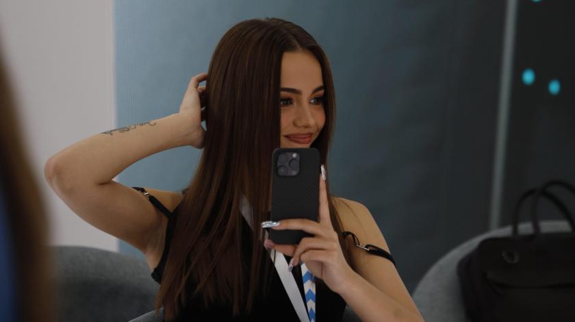 Фото голой Карнавал с выпирающей грудью утекло в Сеть