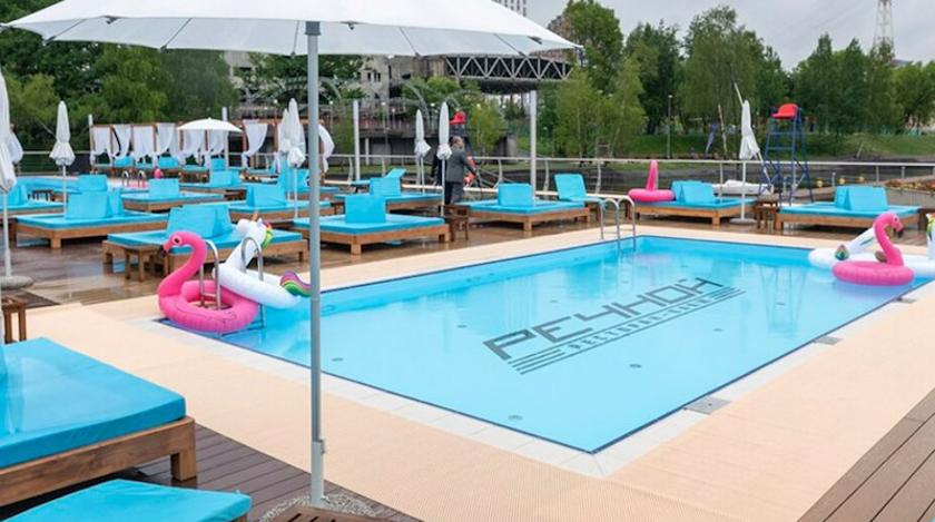 Дешевые открытые бассейны. Открытый бассейн в сокольниках. Открытый бассейнлуники. Открытый бассейн в медведково. Дешевые открытые бассейны.