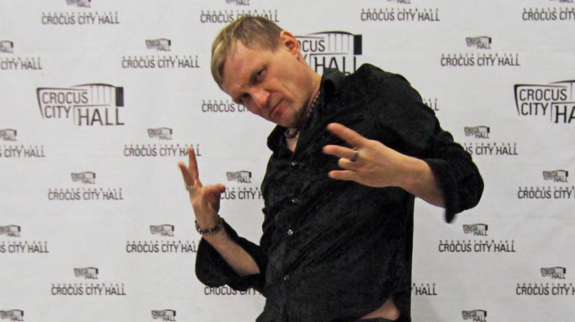 "Пел с россиянами: ": украинская Сеть затравила певца за концерт в Европе