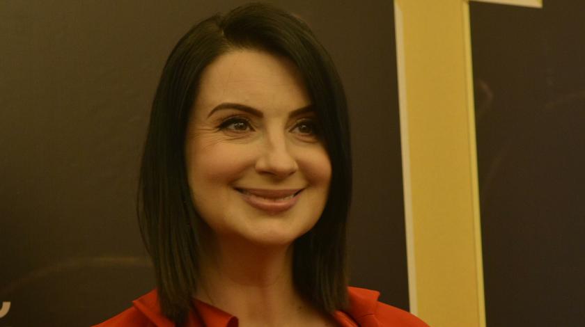 Как выдержала?": 55-летнюю Екатерину Стриженову поздравляют с  новорожденными :: Шоу-бизнес