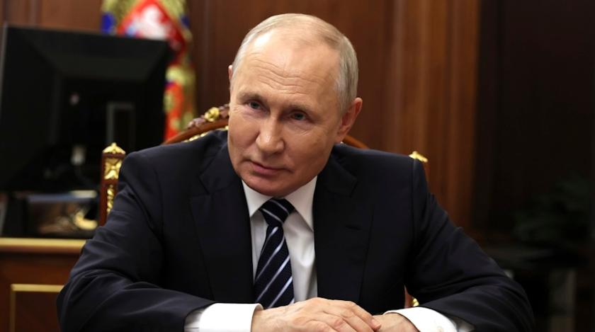 Путин вместе с БРИКС бросит вызов Западу в 2024 году - СМИ