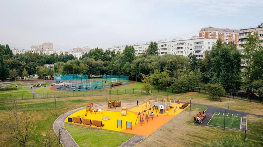 Собянин: с 2021 года в Москве обновили около 770 школьных территорий