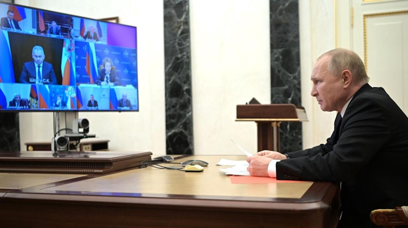 Путин собрал Совбез после протестов в Армении
