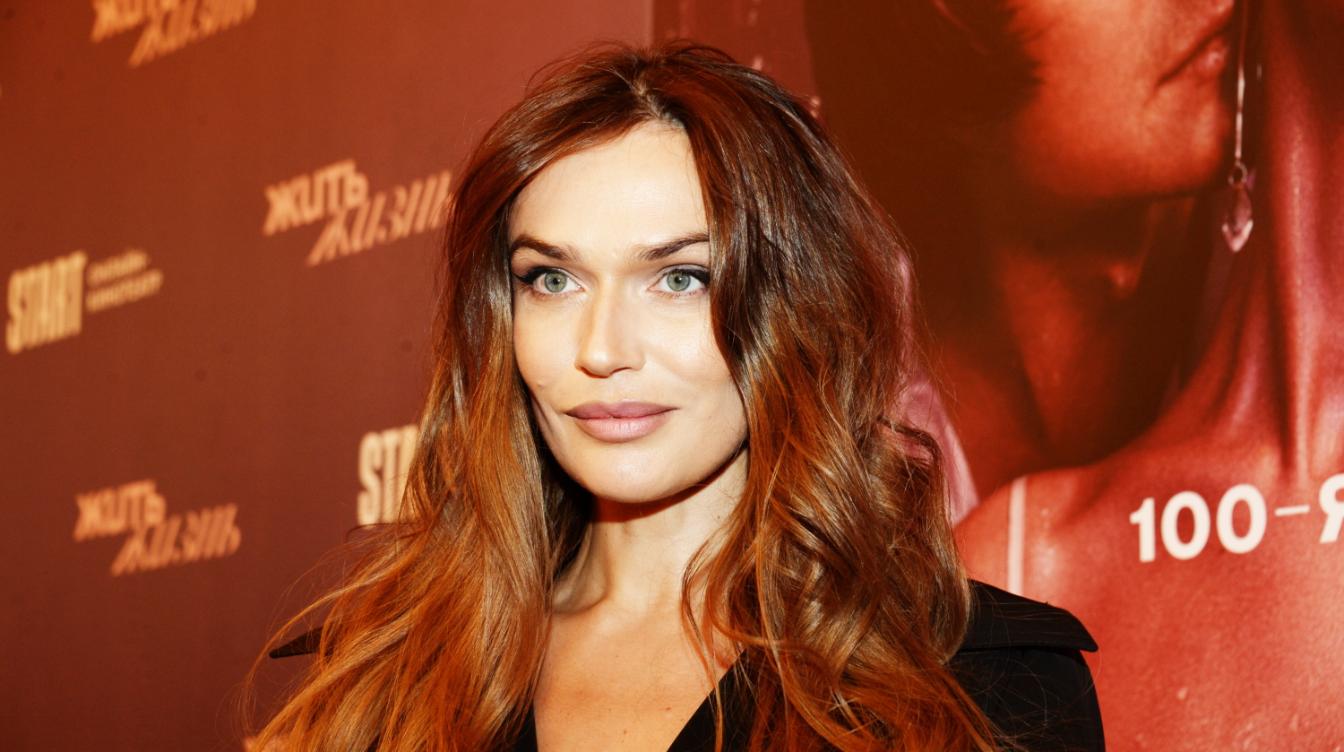 Брюнетка стюардессасы порно видео Хардкор фистинг порно видео