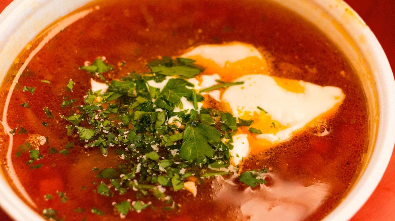 Три необычных ингредиента преобразят вкус борща 