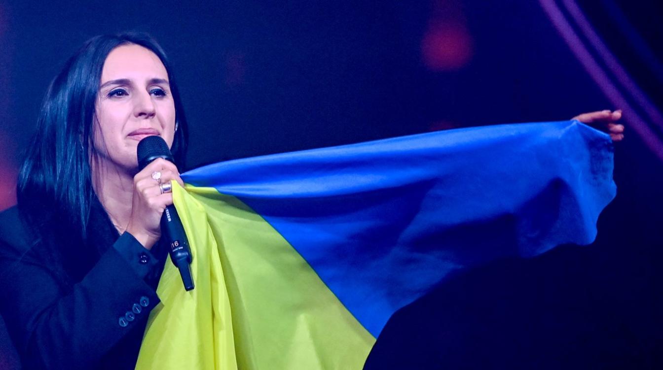 Спевшая про "украинский Крым" певица получила жесткий удар от России