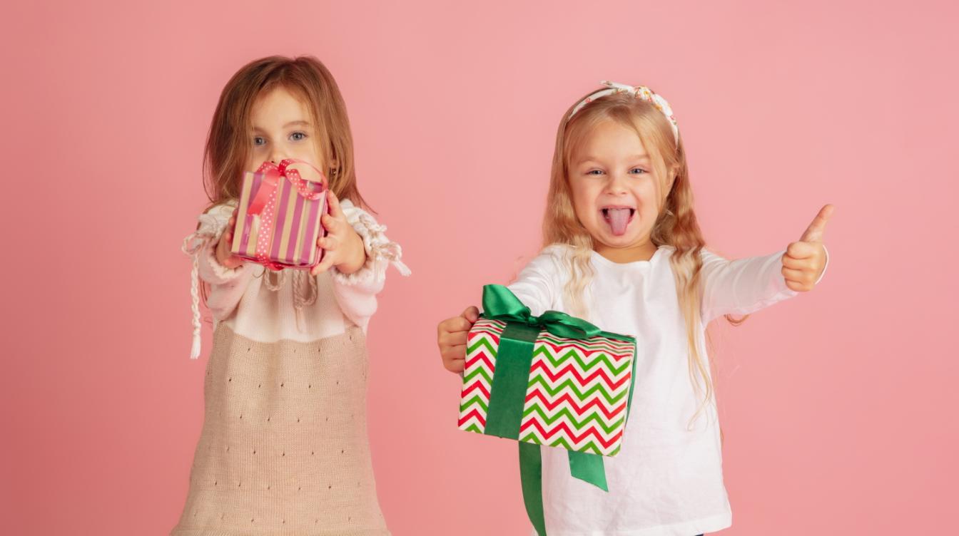 Категорически откажитесь от этих подарков детям на Новый год – иначе жди проблем