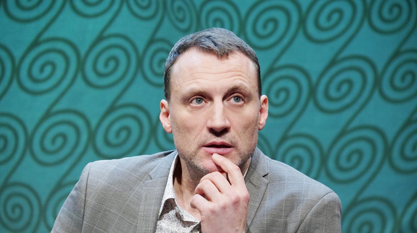 Обругавший Россию Белый стал бездомным: что произошло