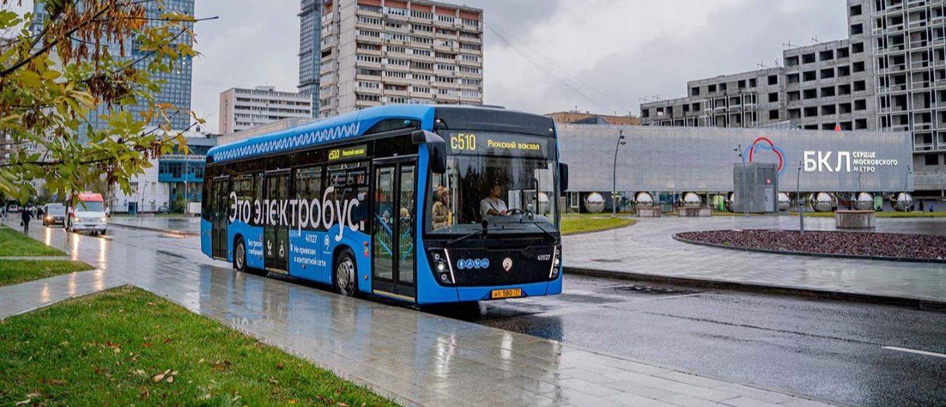 Собянин: новые маршруты городского транспорта охватили более 30 районов Москвы