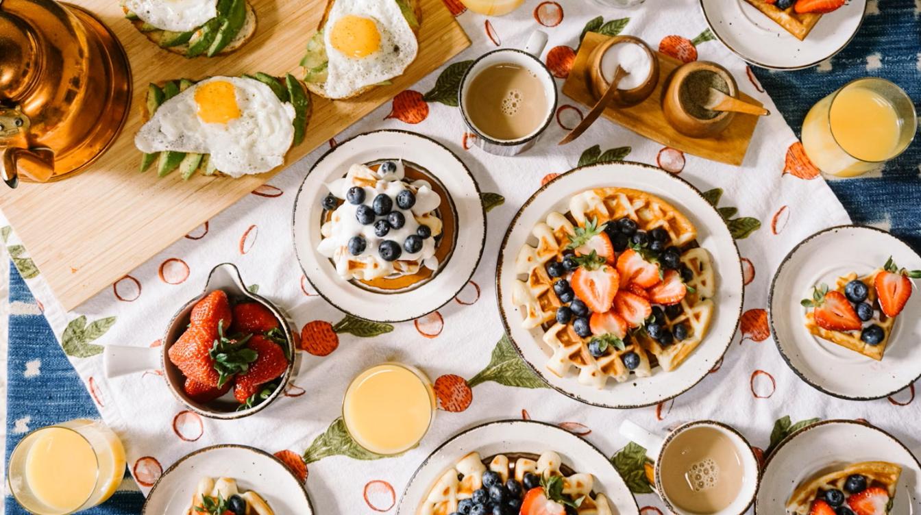 Какой бесполезный продукт россияне часто едят на завтрак