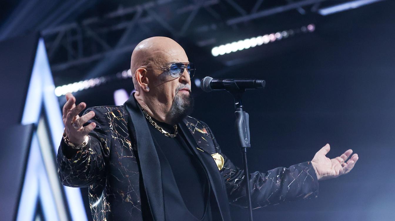 Оказавшийся в инвалидной коляске Шуфутинский обратился к фанатам