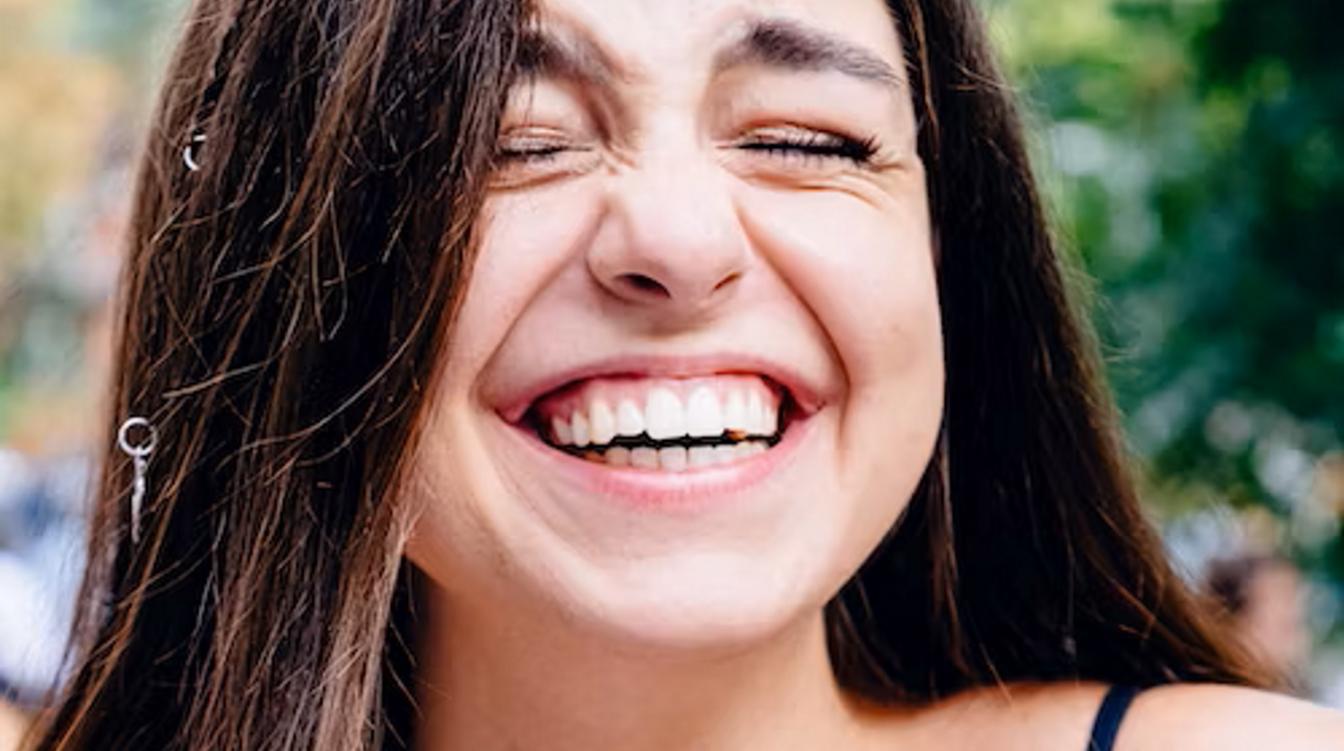 Стоматолог рекомендует: 10 советов для сияющей улыбки от Ивана Муссурова 