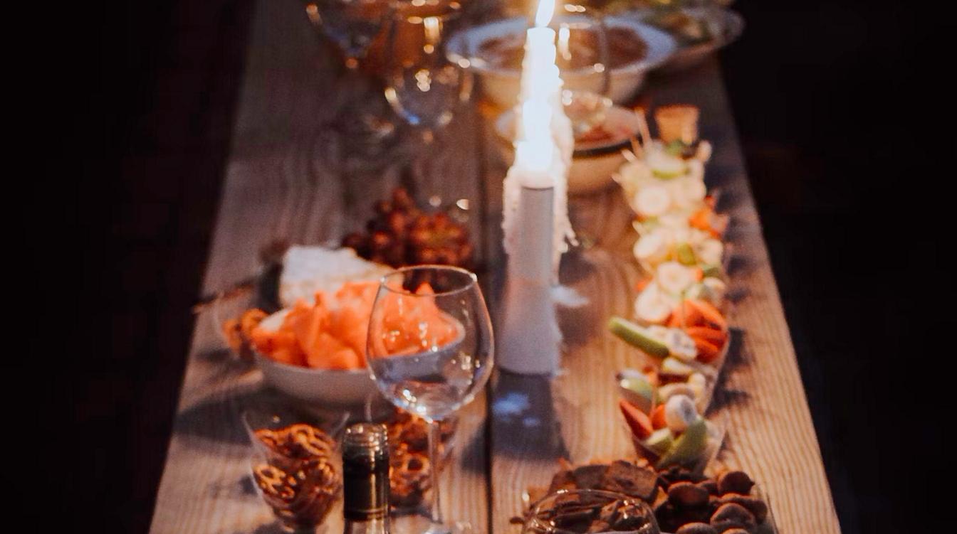 Новогодний салат с курицей,черносливом и грецким орехом к праздничному столу