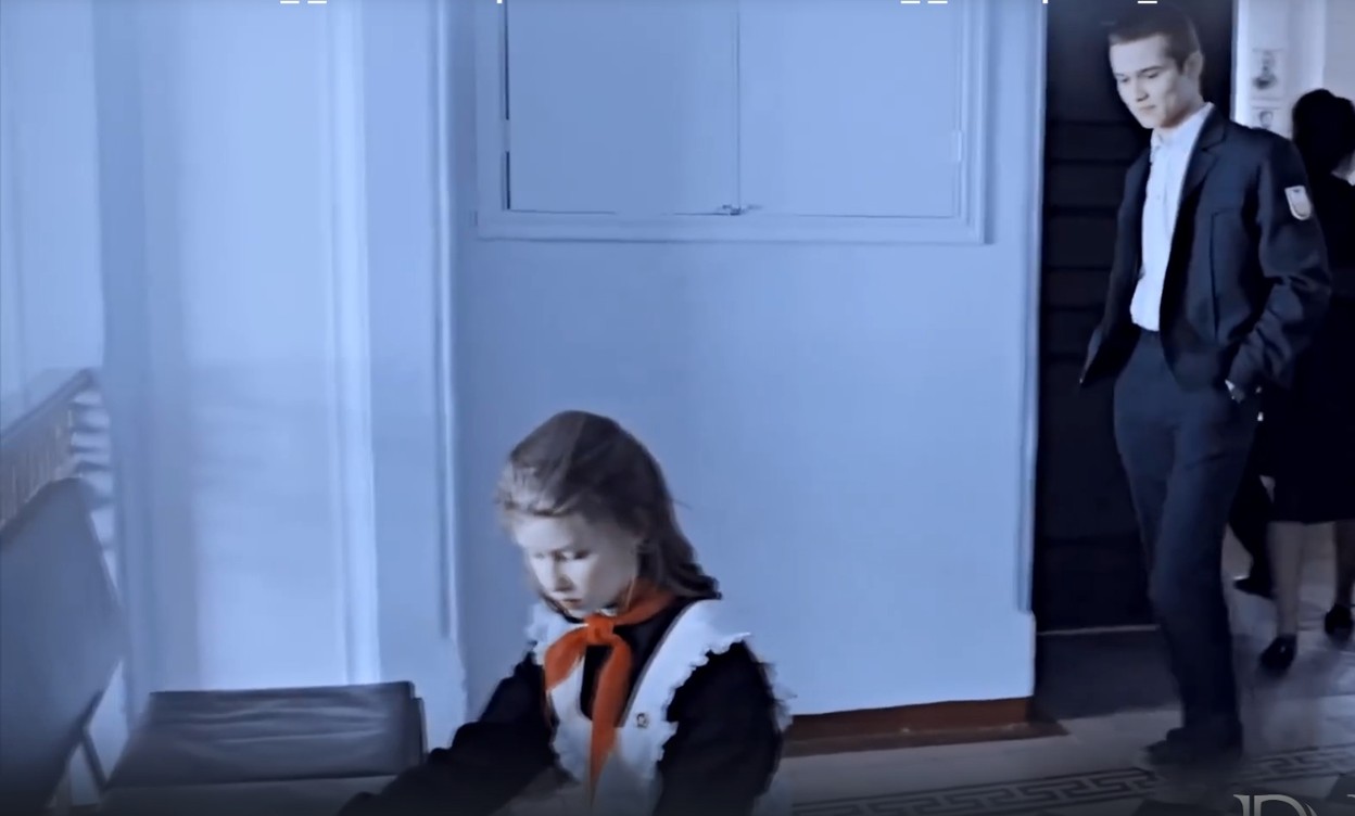 Анна Пересильд и Рузиль Минекаев. Фото: кадр из фильма "Слово пацана. Кровь на асфальте" (2023)