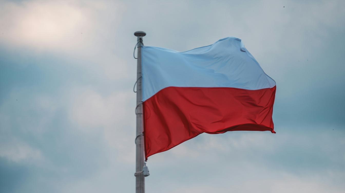 Глава Минобороны Польши призвал быть готовыми к войне с Россией