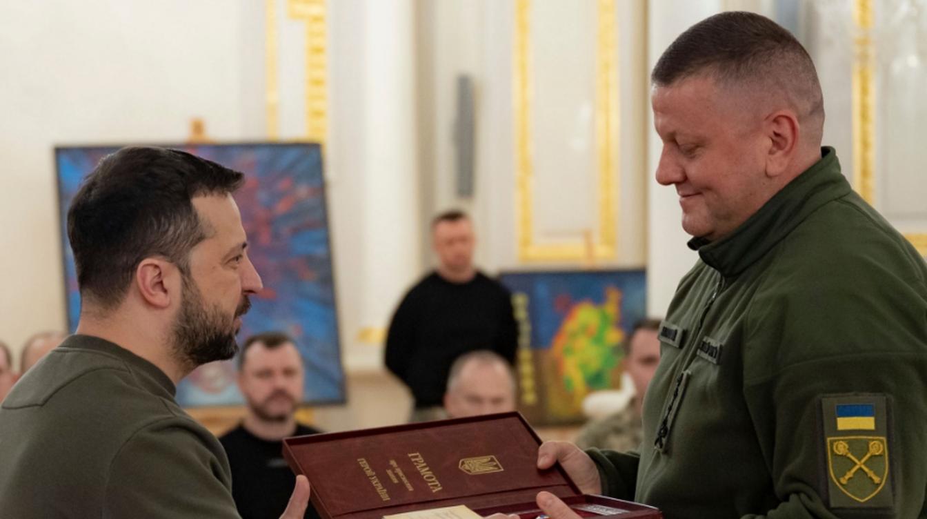 Генерал ВСУ раскритиковал Зеленского за увольнение Залужного