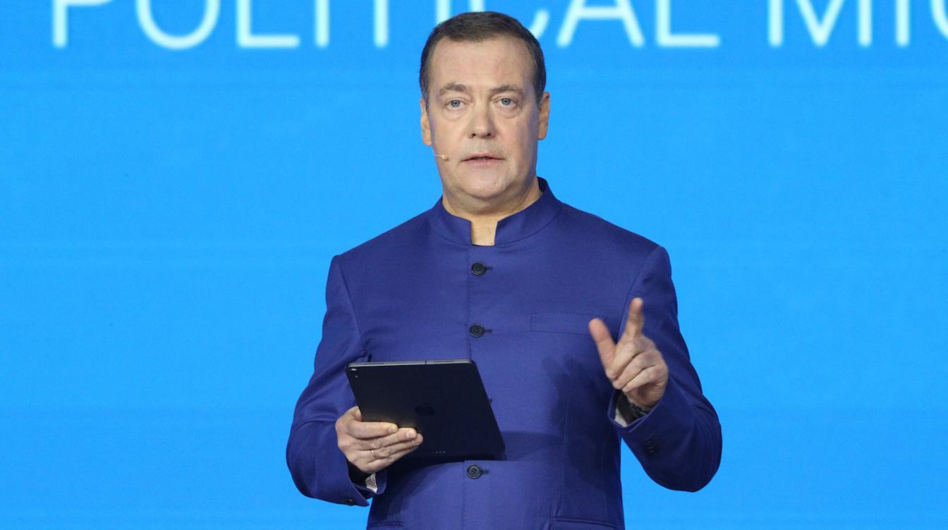 "Решение о ликвидации": Медведев высказался о судьбе Зеленского