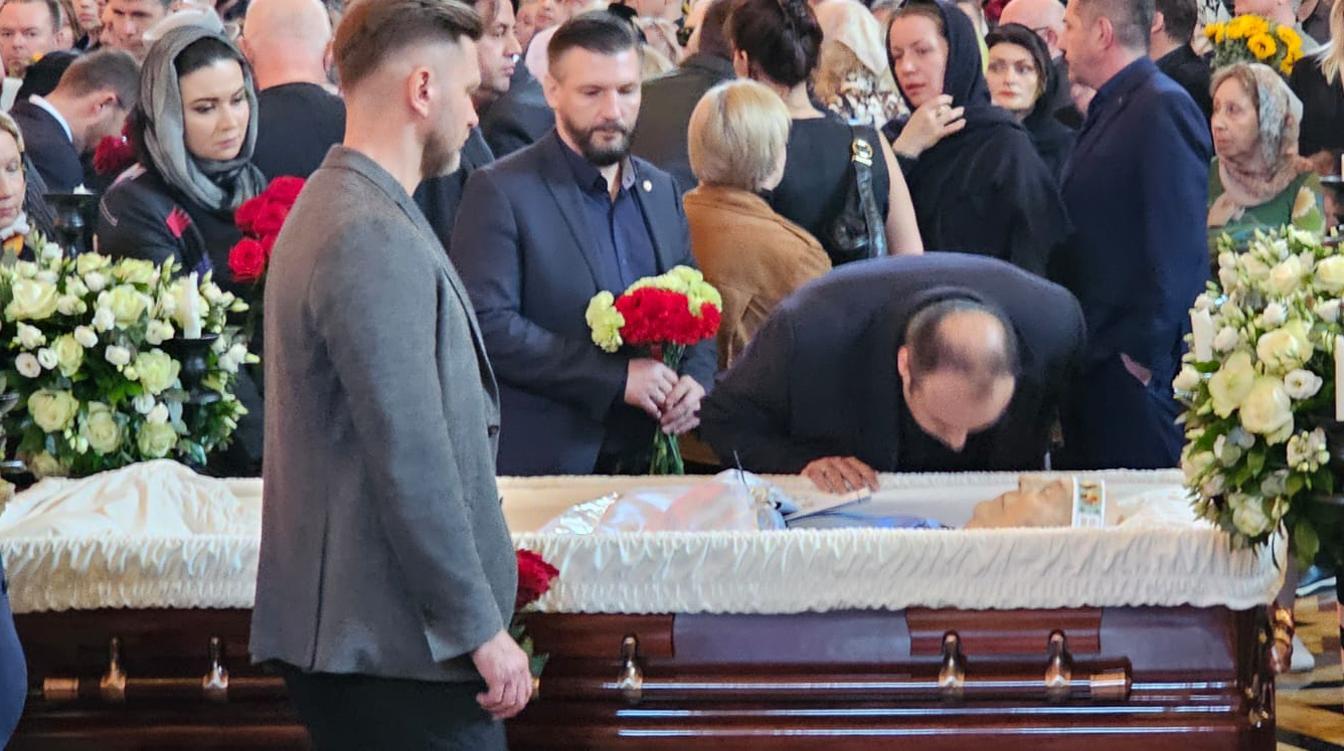 Веселие и радость: в смерти Зураба Церетели увидели Божий знак
