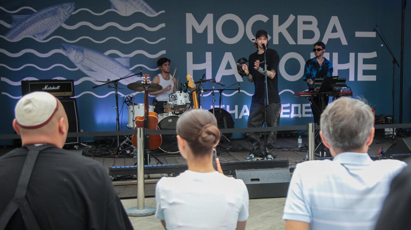 Спектакли и музыкальные шоу покажут на фестивале "Москва - на волне. Рыбная неделя"