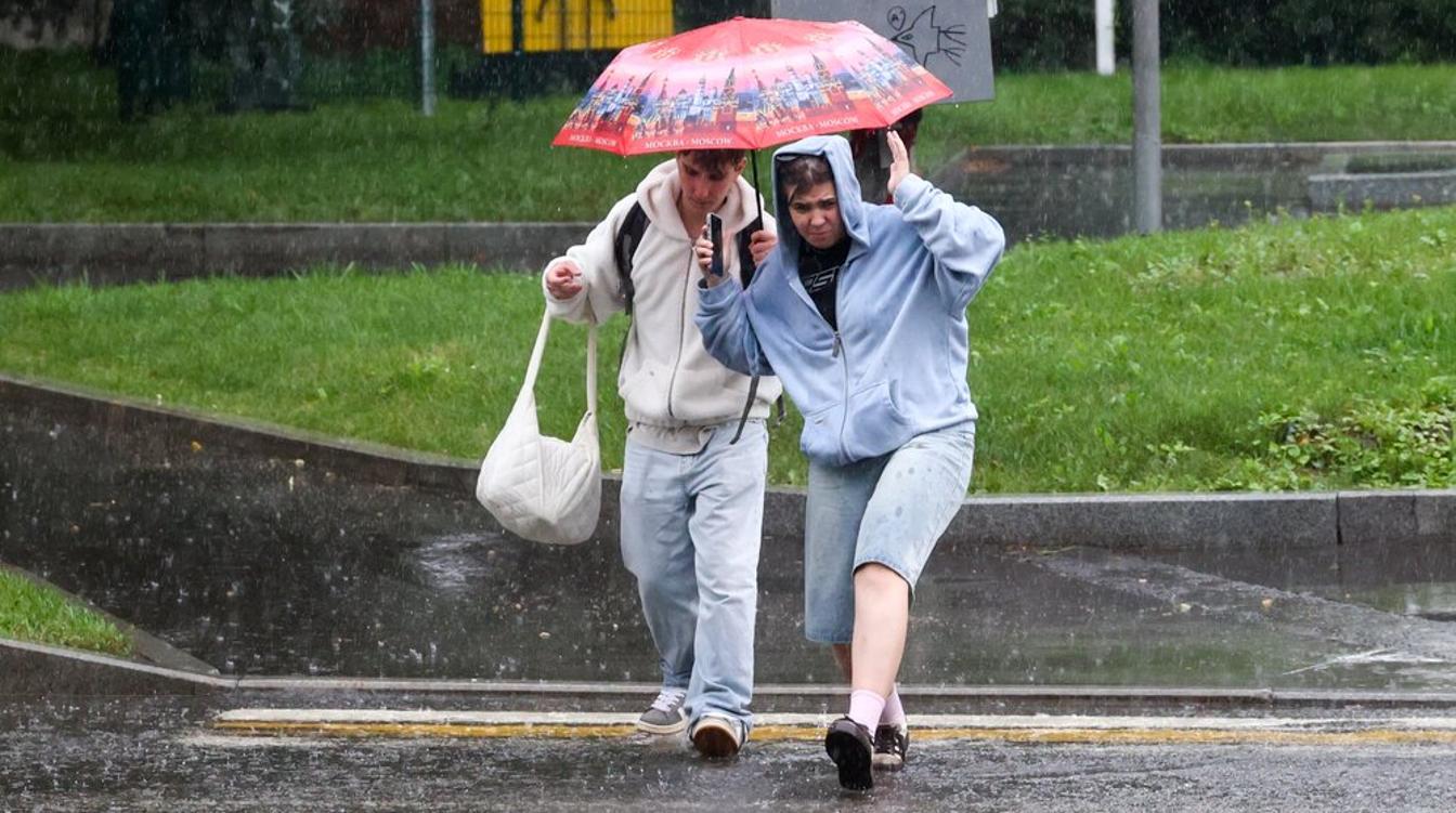 За ночь и утро 21 июля в Москве выпала месячная норма осадков