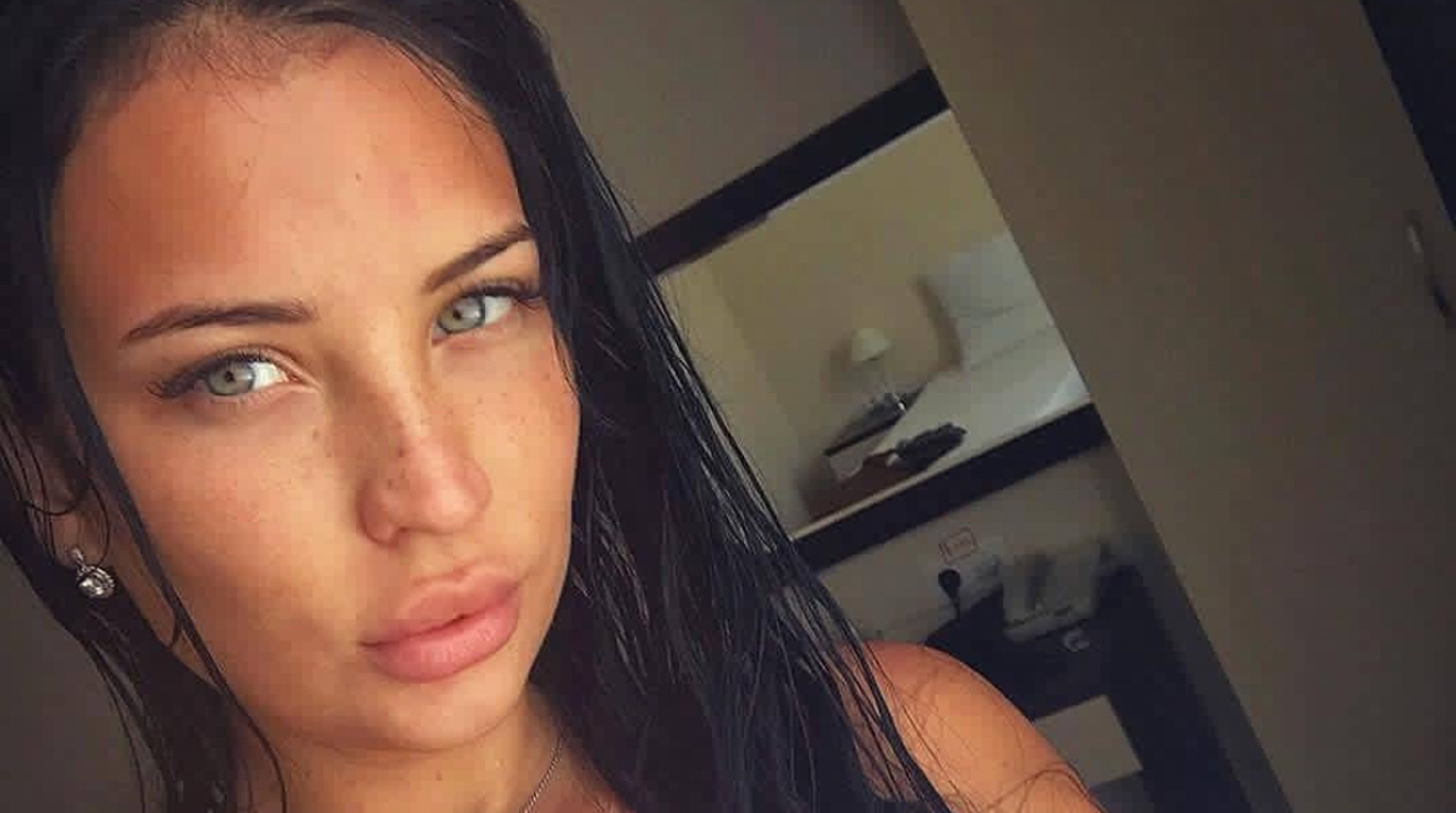 Следы удушья и разбитое лицо: российскую телезвезду избили в собственном доме