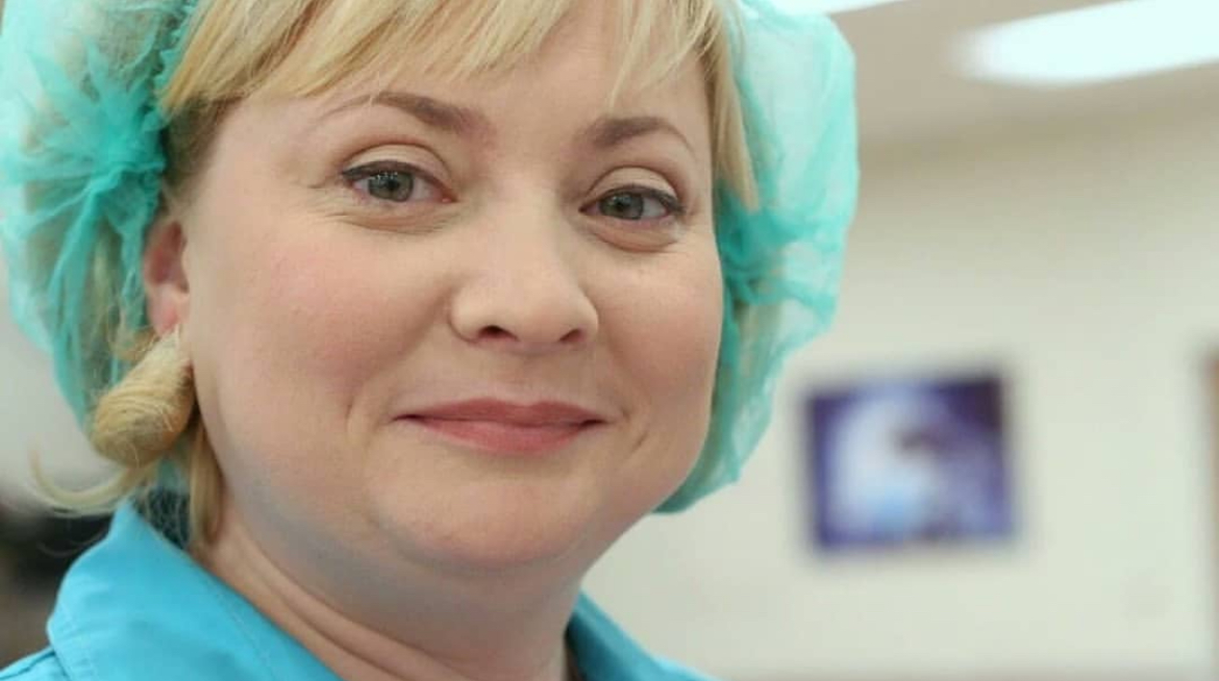 Звезда сериалов Пермякова скинула 22 килограмма и выставила смелое фото в купальнике