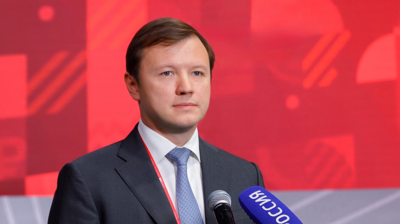 Ефимов сообщил о начале работ по черновой отделке станции метро "Звенигородская"