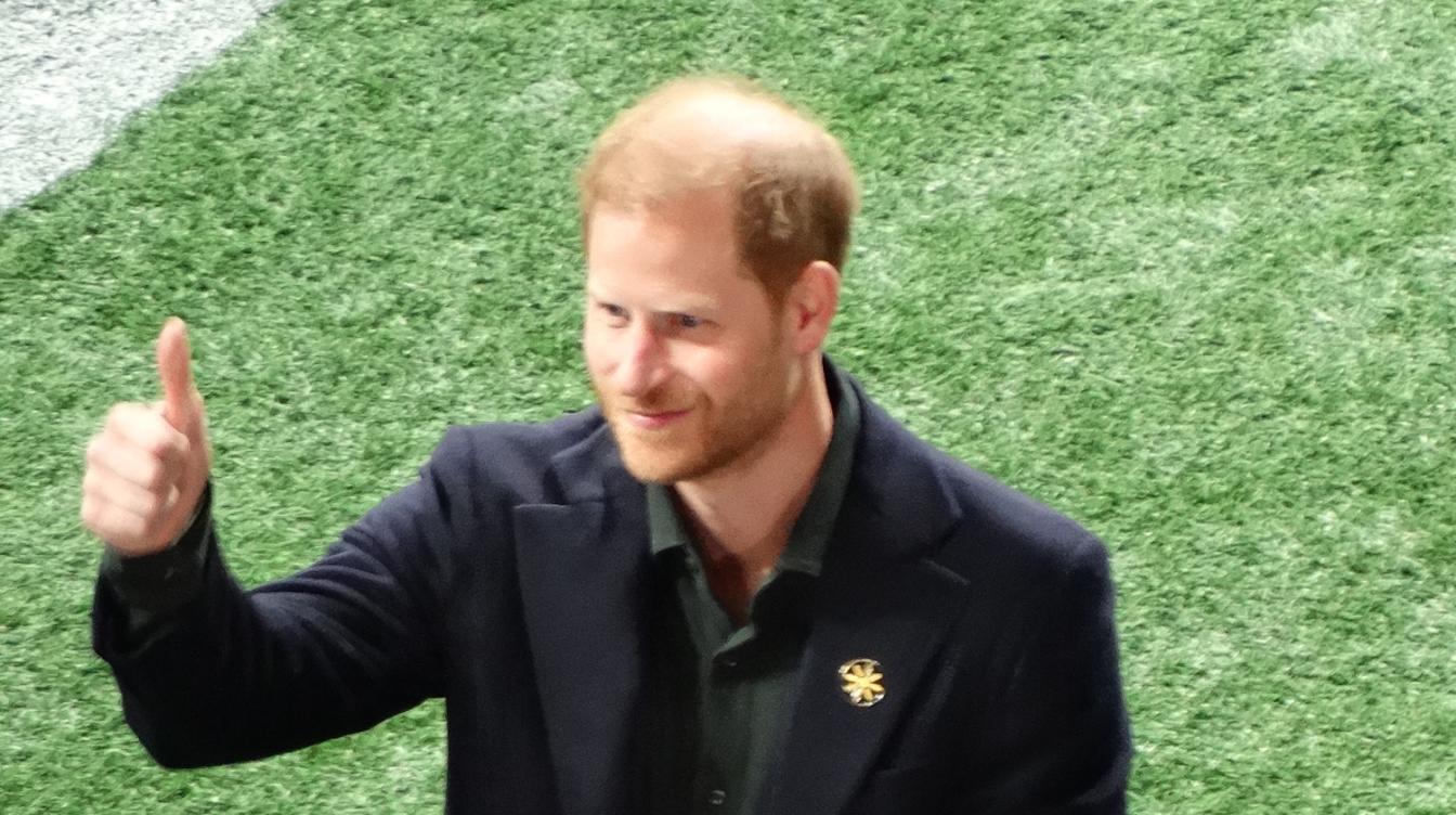 Принц Гарри разочаровался в жизни с Меган Маркл в США