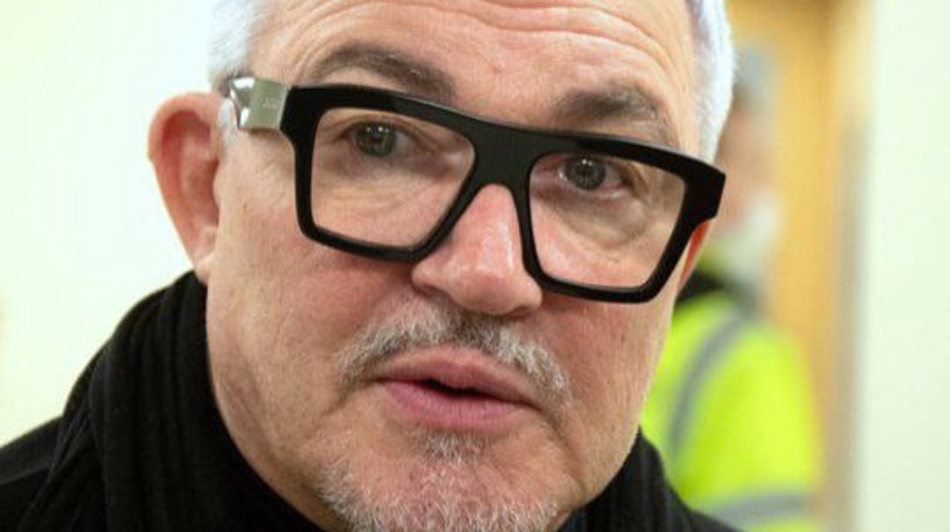 Дибров с сарказмом высказался о признаниях жены о разводе