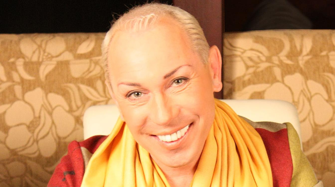 Песков попал в беду: налоговая ликвидирует его театр