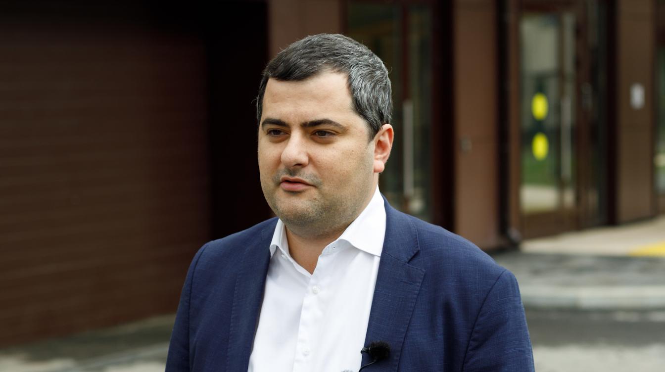 Овчинский: завершается монтаж фасадов в доме по программе реновации в Зюзино