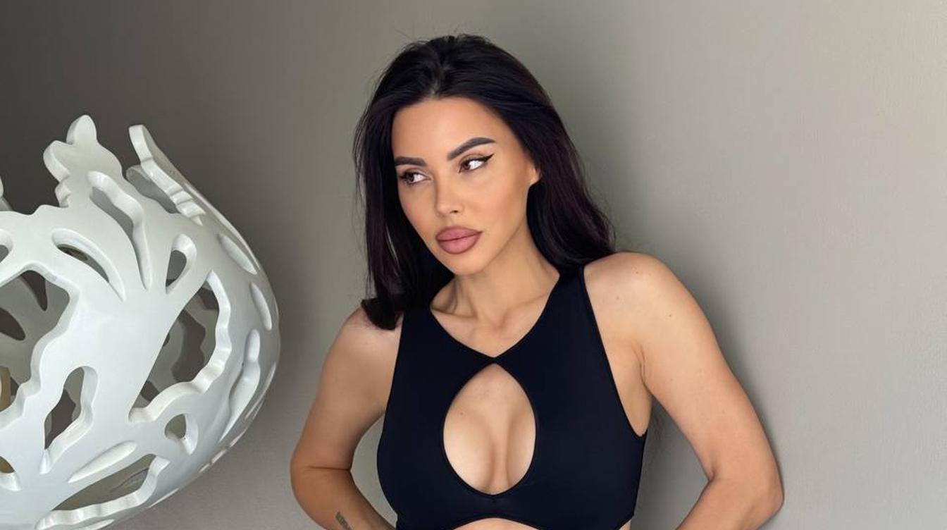 Самойлова похвасталась телом в "голом" боди на фоне слухов о разводе