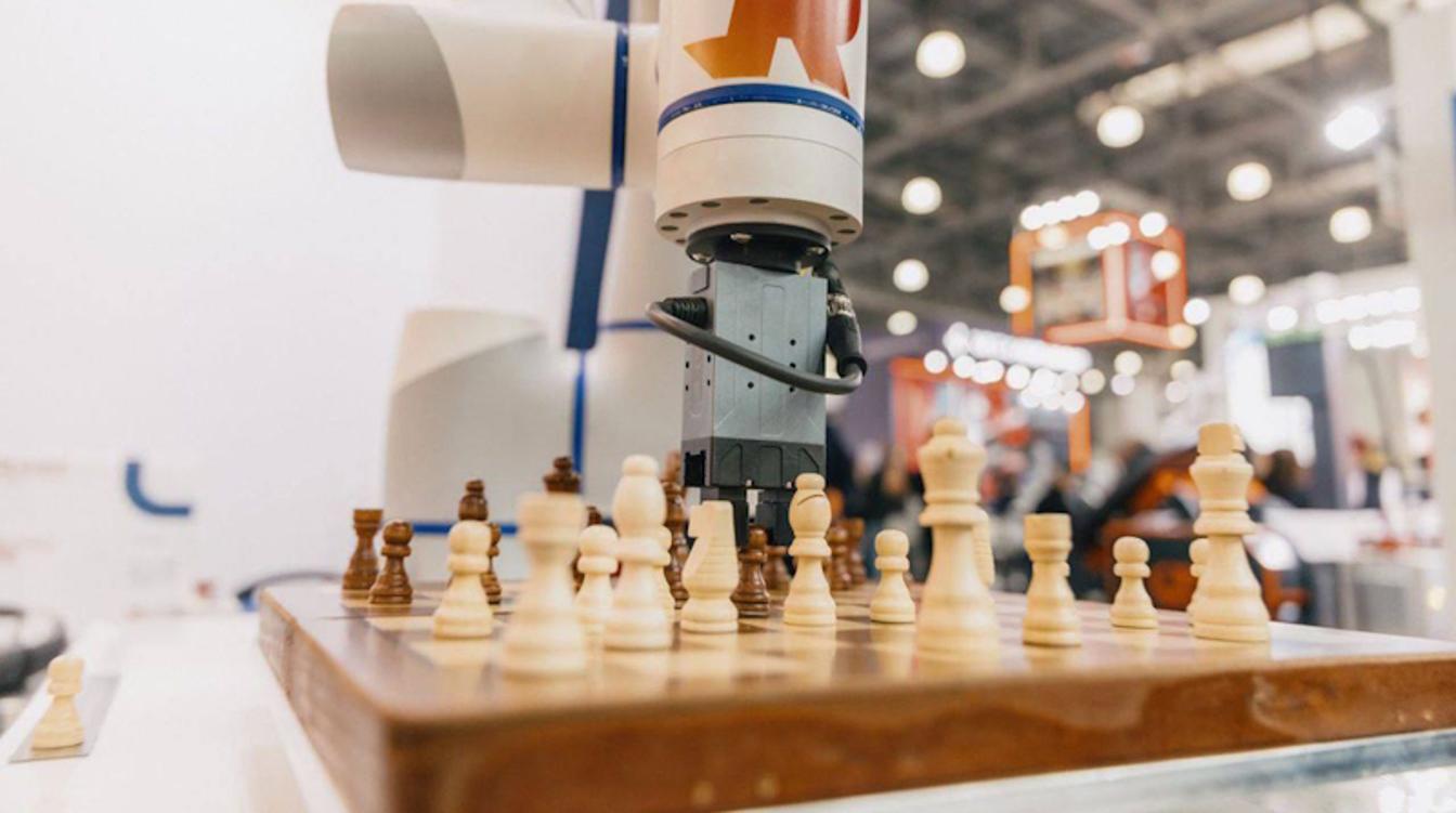 На предприятии Москвы разработали робота-шахматиста