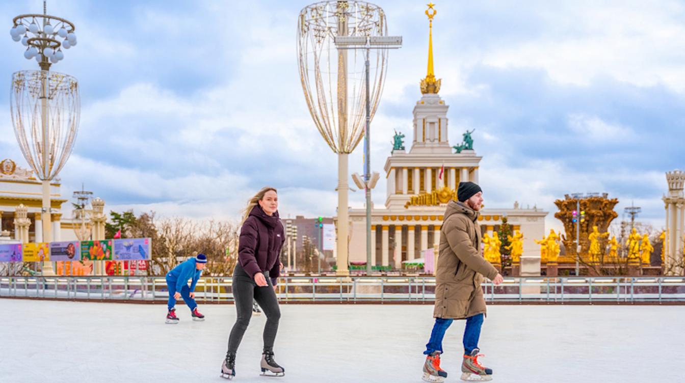 На катке ВДНХ начинается серия традиционных утренних зарядок на льду