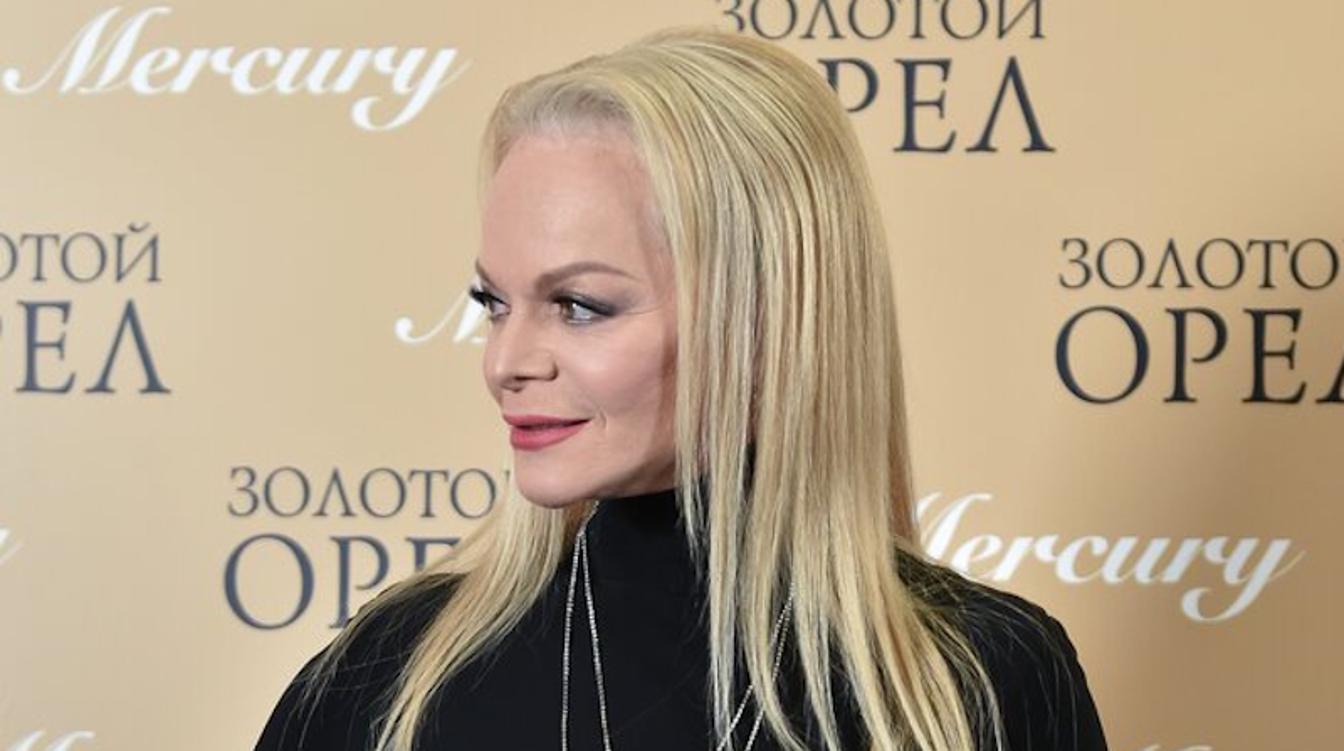 Политолог заявил, что у Долиной не было шансов вернуть квартиру без "крыши"