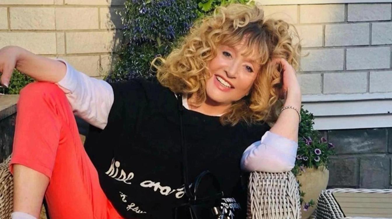 "Звучит как в 90-е": музыкальный продюсер раскритиковал новую песню Пугачевой