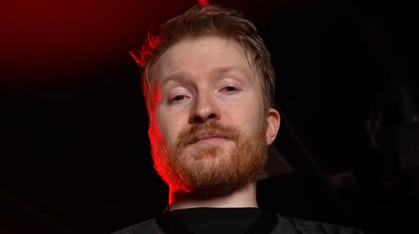 Сбежавший из России комик обратился в полицию после нападения