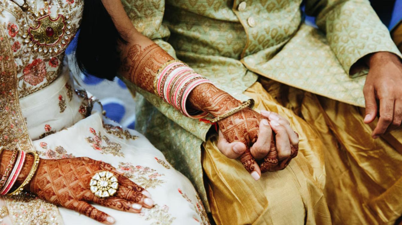 Жительница Индии пожаловалась полиции на мужа, который скрывал свою лысину